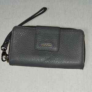 Fossil wallet/phone carrier